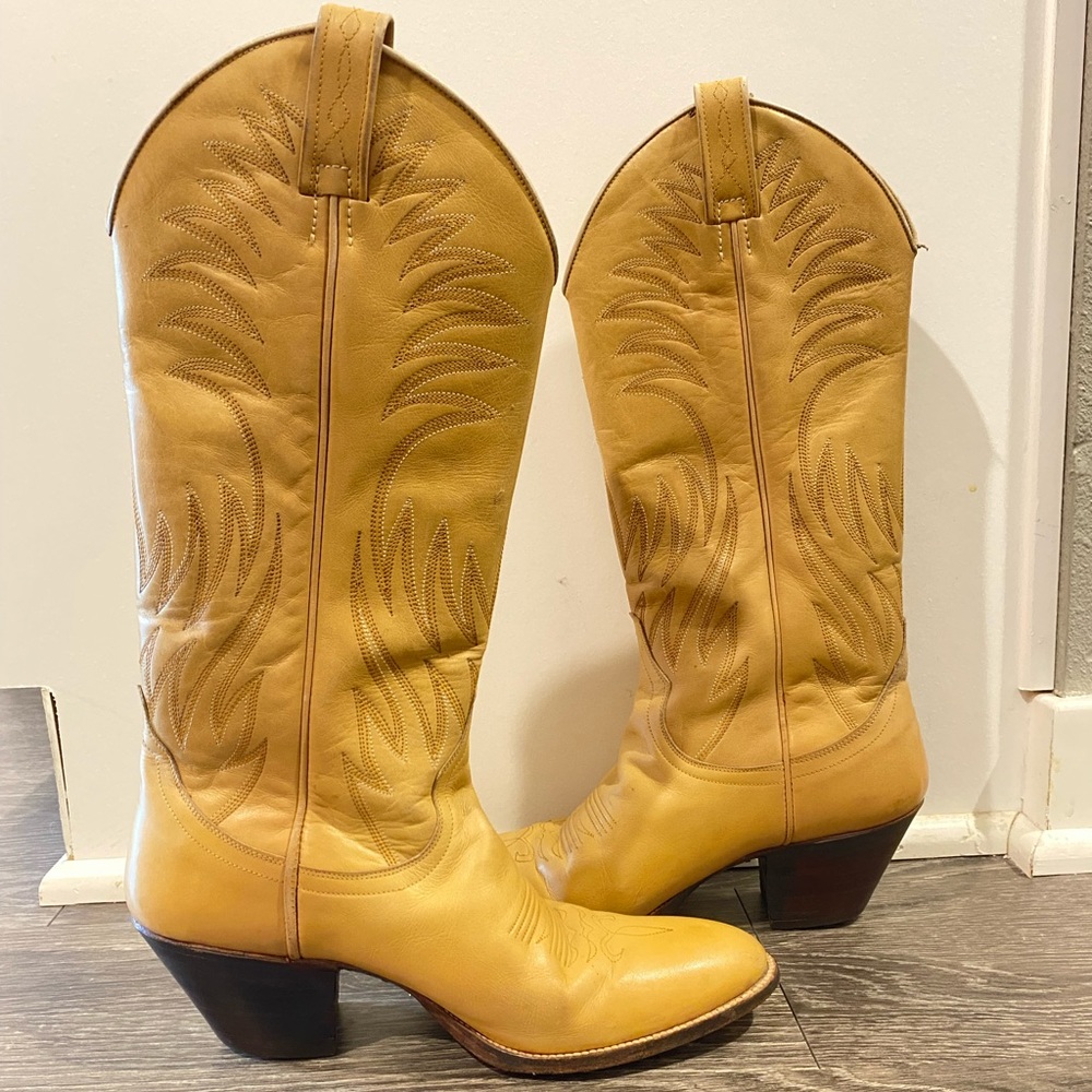 Women’s Dan Post Cowboy Boots